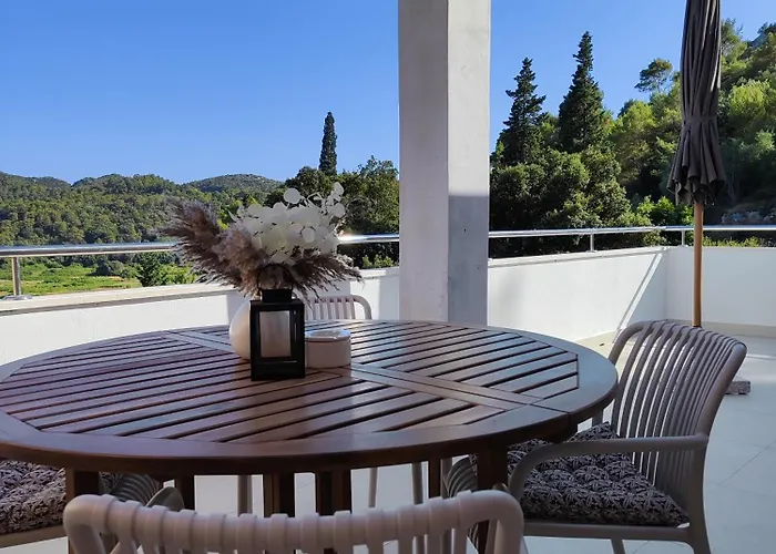 Antoni Λάστοβο